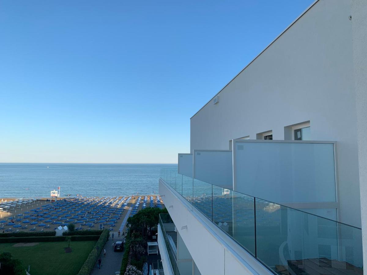 Park Hotel Cellini Лідо-ді-Єзоло Екстер'єр фото