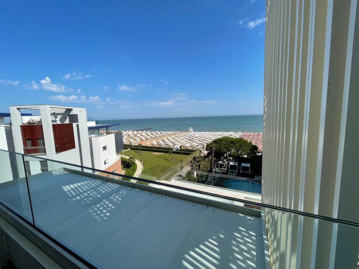 Park Hotel Cellini Лідо-ді-Єзоло Екстер'єр фото