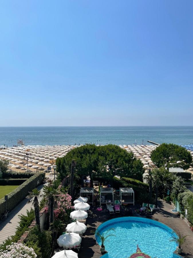 Park Hotel Cellini Лідо-ді-Єзоло Екстер'єр фото