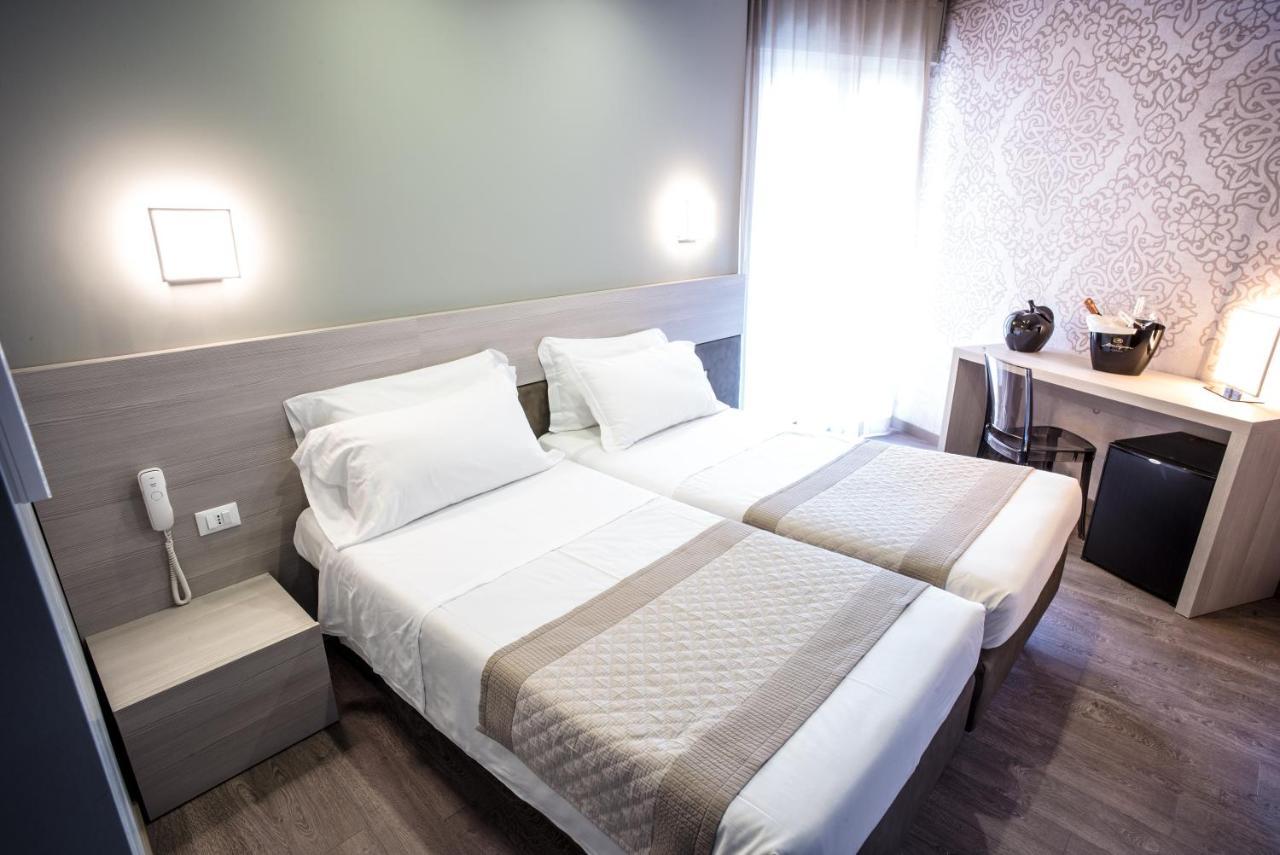 Park Hotel Cellini Лідо-ді-Єзоло Екстер'єр фото