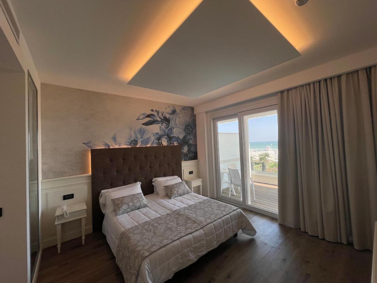Park Hotel Cellini Лідо-ді-Єзоло Екстер'єр фото