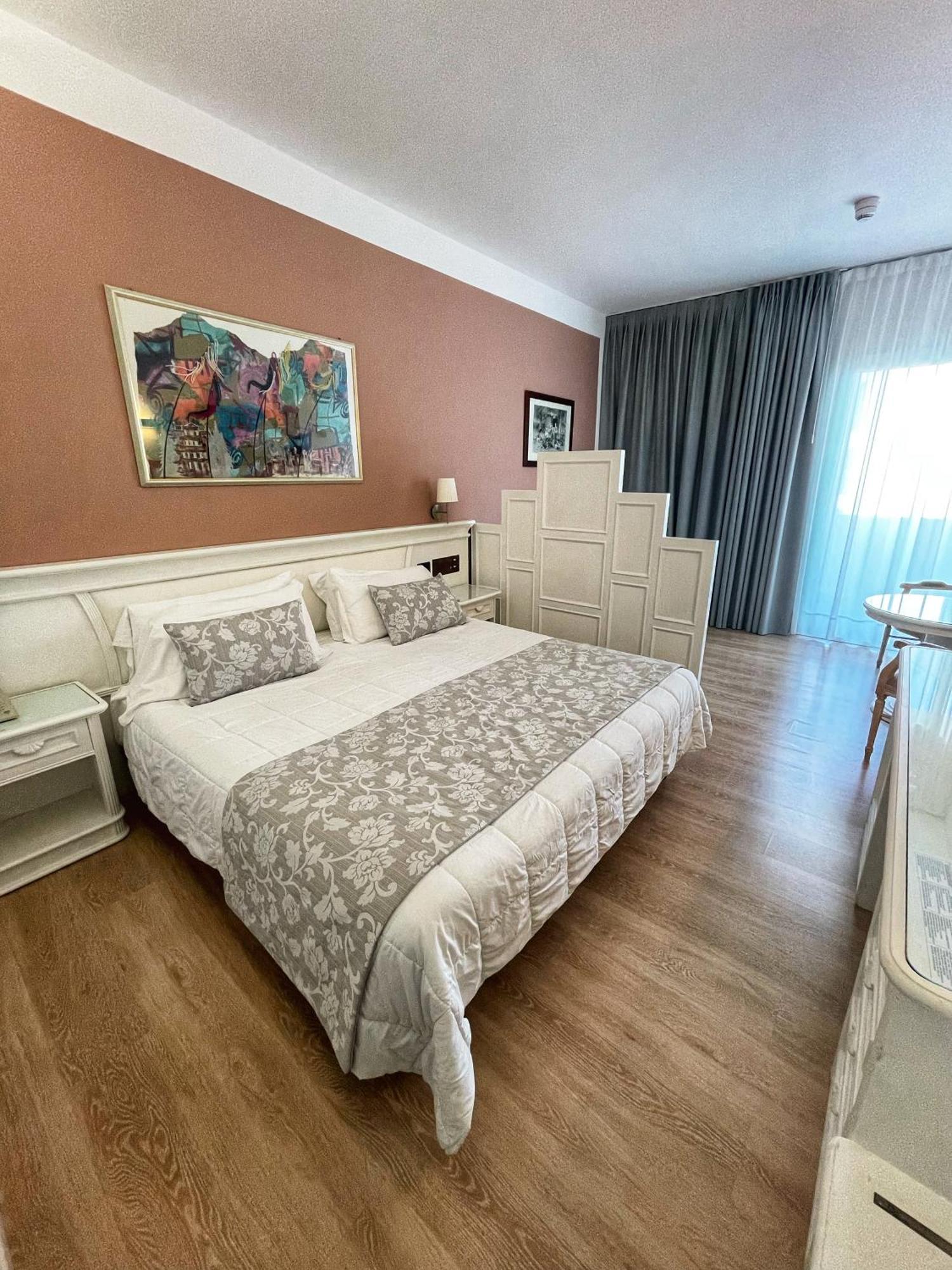 Park Hotel Cellini Лідо-ді-Єзоло Екстер'єр фото