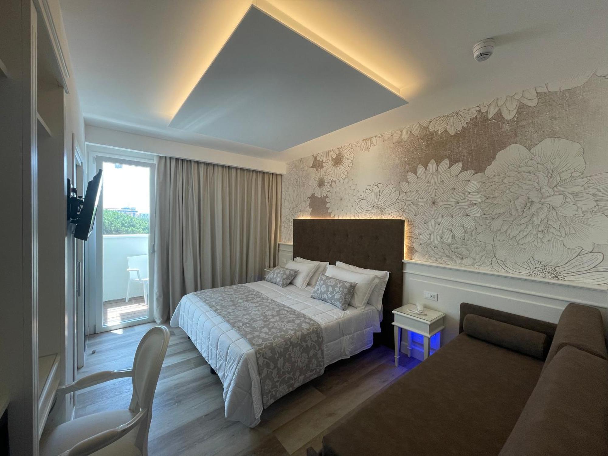 Park Hotel Cellini Лідо-ді-Єзоло Екстер'єр фото