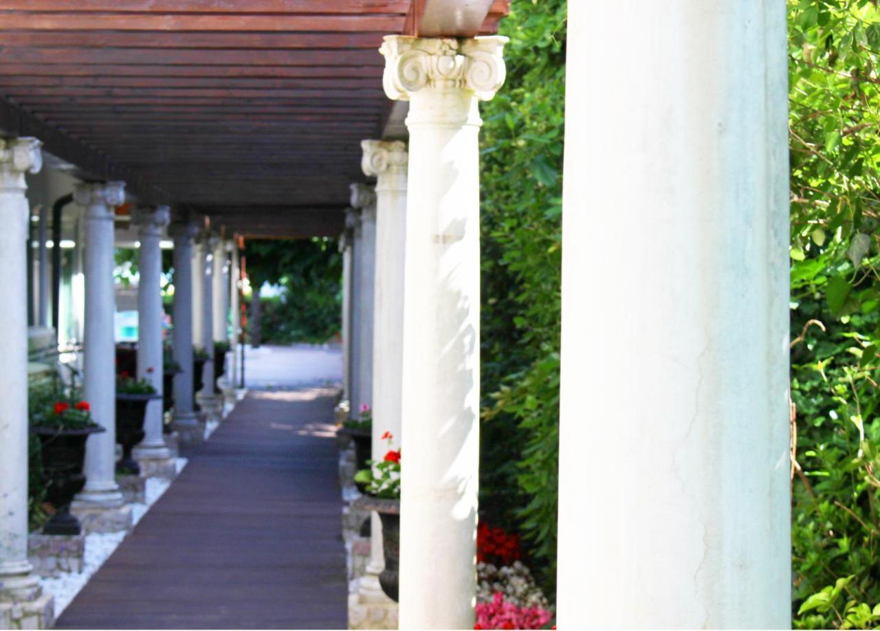 Park Hotel Cellini Лідо-ді-Єзоло Екстер'єр фото
